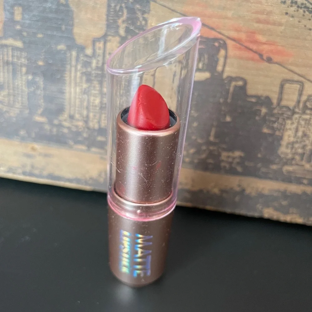 Célavi matt finish lipstick new. Color Red Berry Ma